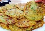 Beignets de courgettes avec des pommes de terre et du parmesan