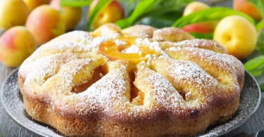 Gâteau fondant aux amandes, noisettes et fruits d'été