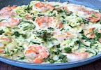 Nouilles de courgettes aux crevettes crémeuses à l'ail, Keto faible en glucides