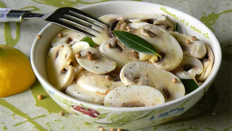 Salade de champignons crus à l’huile d’olive et au citron