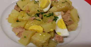 Salade de pommes de terre au thon et œufs