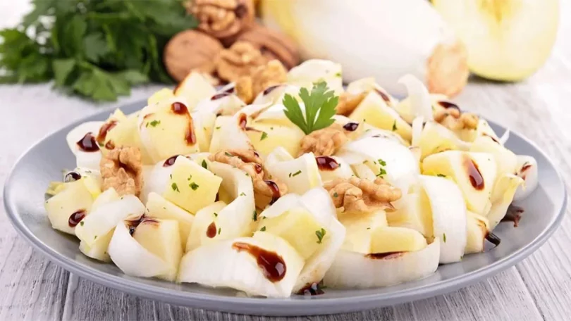 Salade d'endives aux pommes et aux noix