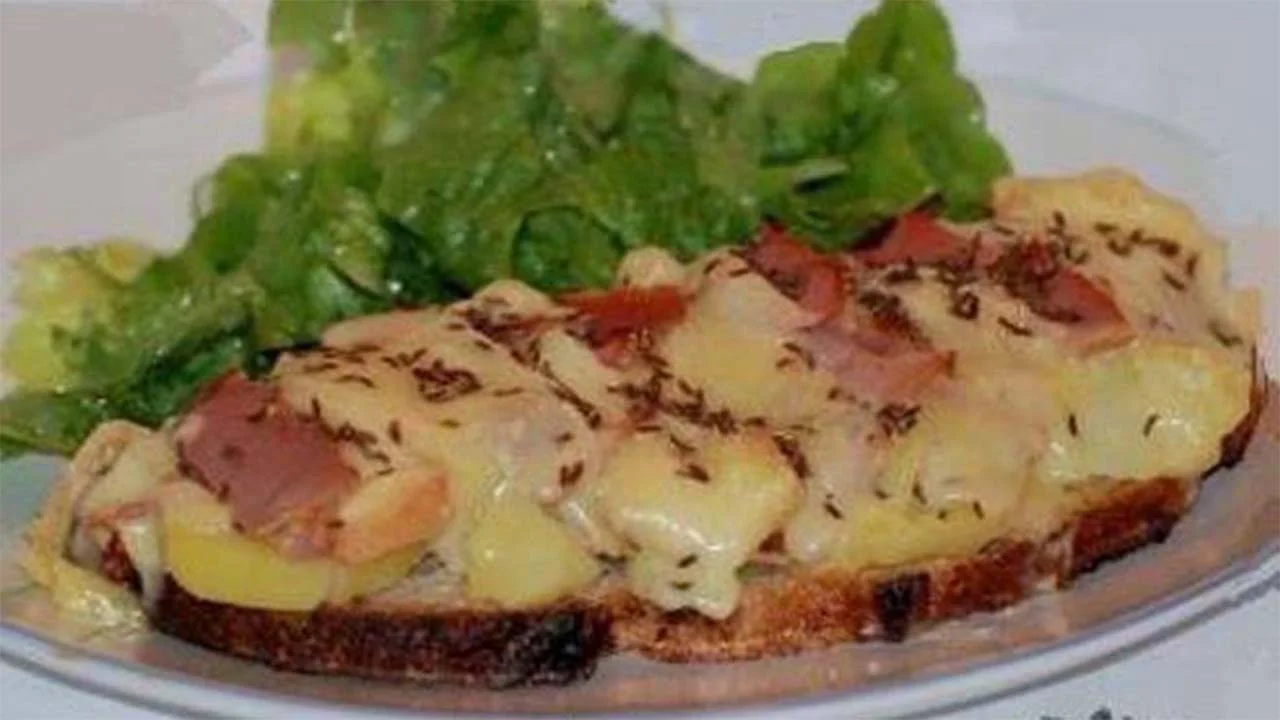Tartine vosgienne au lard fumé savoureuse et ultra simple