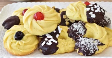 Biscuits sablés au beurre et aux cerises confites